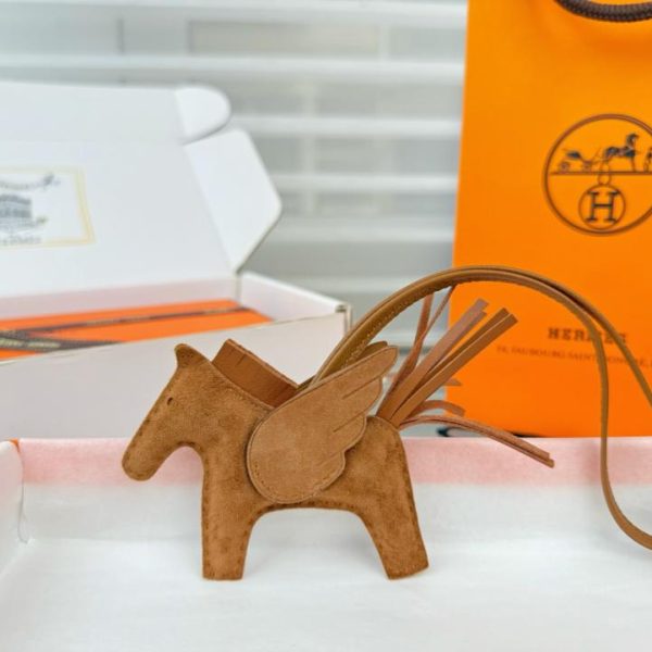 repliche,replica,perfette,siti di,affidabili,migliori siti,dove comprare,1:1,scarpe da ginnastica Nuovo portachiavi/ciondolo per borsa Hermes Rodeo Pegasus in pelle scamosciata (similpelle), realizzato a mano con cuciture squisite (CKRM0L).