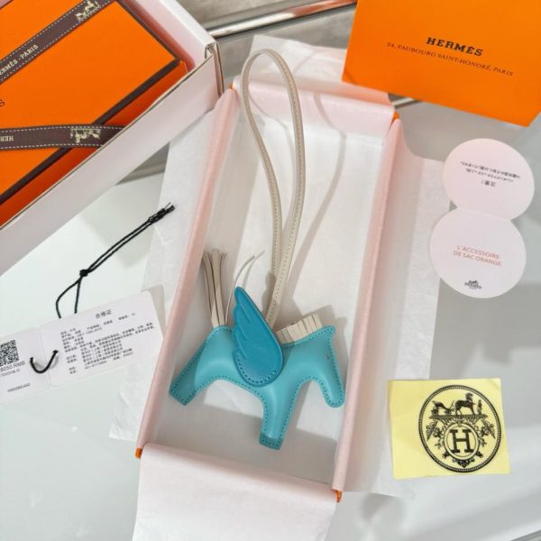 repliche,replica,perfette,siti di,affidabili,migliori siti,dove comprare,1:1,scarpe da ginnastica Nuovo charm/portachiavi Hermès Rodeo Pegase, cucito a mano in pelle di agnello (GEMDDY).