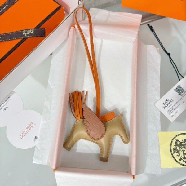 repliche,replica,perfette,siti di,affidabili,migliori siti,dove comprare,1:1,scarpe da ginnastica Nuovo portachiavi/ciondolo per borsa Hermès Rodeo Pegase, cucito a mano in pelle di agnello (OL42IJ)