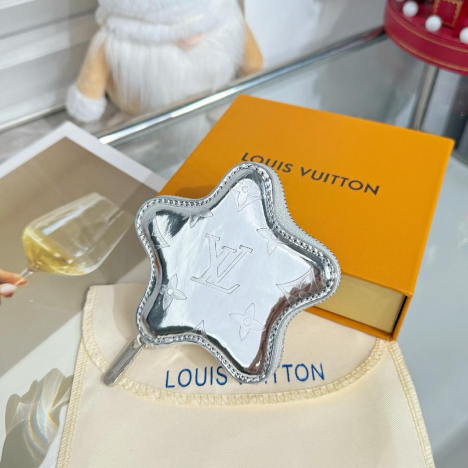 repliche,replica,perfette,siti di,affidabili,migliori siti,dove comprare,1:1,scarpe da ginnastica Nuovo portamonete/accessorio per borsa Louis Vuitton LOUIS BEAR Stella/Pentagramma (1XMAR1) repliche,replica,perfette,siti di,affidabili,migliori siti,dove comprare,1:1,scarpe da ginnastica Nuovo portamonete/accessorio per borsa Louis Vuitton LOUIS BEAR Stella/Pentagramma (1XMAR1)