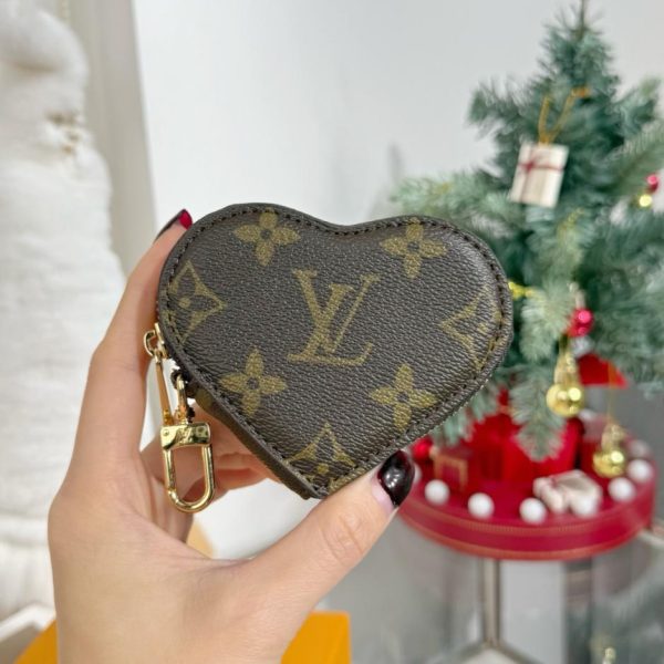 repliche,replica,perfette,siti di,affidabili,migliori siti,dove comprare,1:1,scarpe da ginnastica Nuovo arrivo Portamonete a forma di cuore – Louis Vuitton Portachiavi a forma di cuore LOUIS BEAR (TXX2ZO)
