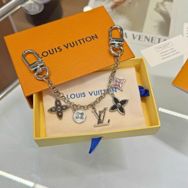 repliche,replica,perfette,siti di,affidabili,migliori siti,dove comprare,1:1,scarpe da ginnastica Portachiavi con ciondolo per borsa LV M01188 Spring Street Chain, accessorio per borsa (OXXR0K)