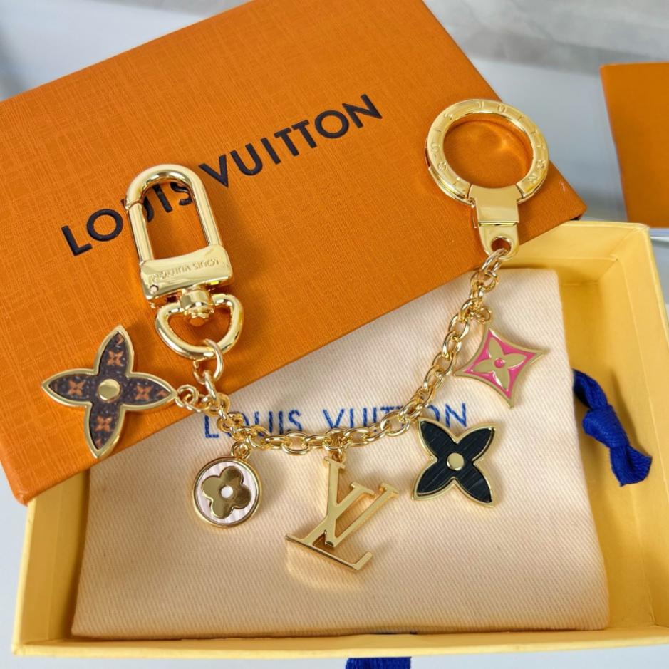 repliche,replica,perfette,siti di,affidabili,migliori siti,dove comprare,1:1,scarpe da ginnastica Portachiavi LV, ciondolo per borsa, catena per borsa M68999 Ornamento per borsa e portachiavi Spring Street (6K9X5I) repliche,replica,perfette,siti di,affidabili,migliori siti,dove comprare,1:1,scarpe da ginnastica Portachiavi LV, ciondolo per borsa, catena per borsa M68999 Ornamento per borsa e portachiavi Spring Street (6K9X5I)