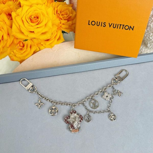 repliche,replica,perfette,siti di,affidabili,migliori siti,dove comprare,1:1,scarpe da ginnastica Nuovo ciondolo zodiacale con catena Louis Vuitton (2A5IYC)