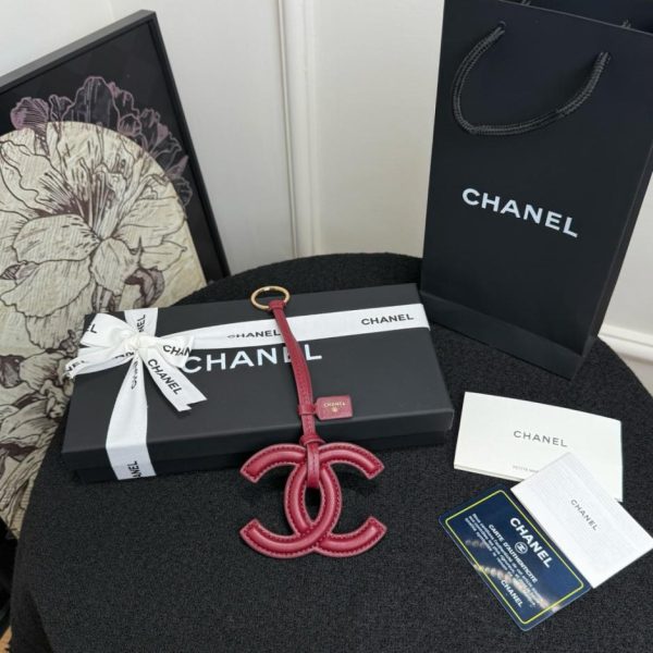 repliche,replica,perfette,siti di,affidabili,migliori siti,dove comprare,1:1,scarpe da ginnastica Nuovo charm Chanel Mini Bag Primavera Estate, realizzato in pelle di agnello e caratterizzato dal classico logo a doppia C.