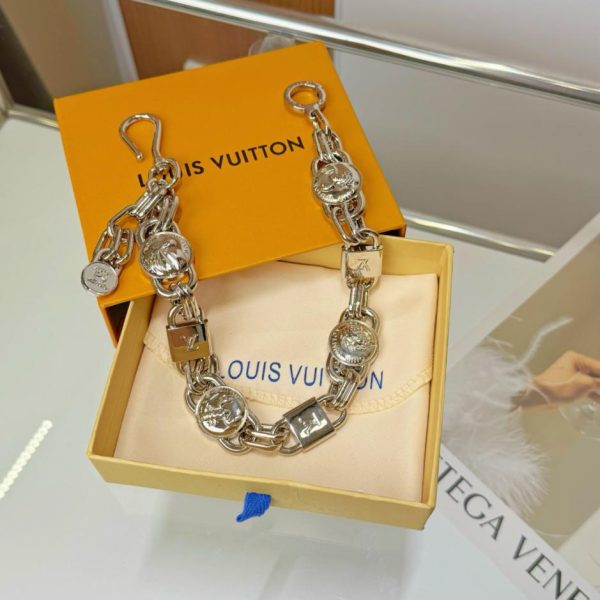 repliche,replica,perfette,siti di,affidabili,migliori siti,dove comprare,1:1,scarpe da ginnastica Portachiavi con catena Louis Vuitton (D0N3D1)