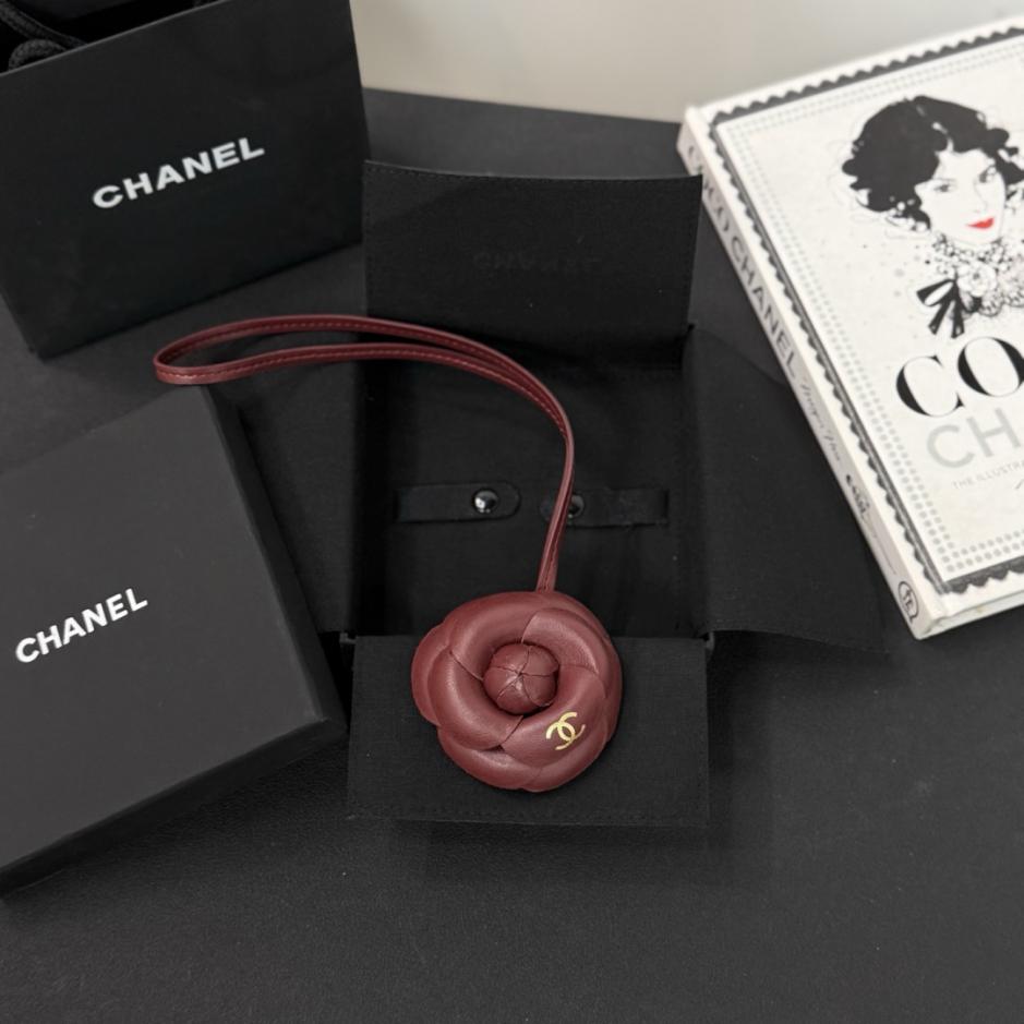 repliche,replica,perfette,siti di,affidabili,migliori siti,dove comprare,1:1,scarpe da ginnastica Nuovo charm per borsa Chanel a forma di camelia in morbida e resistente pelle di agnello (XT7ZQH) repliche,replica,perfette,siti di,affidabili,migliori siti,dove comprare,1:1,scarpe da ginnastica Nuovo charm per borsa Chanel a forma di camelia in morbida e resistente pelle di agnello (XT7ZQH)