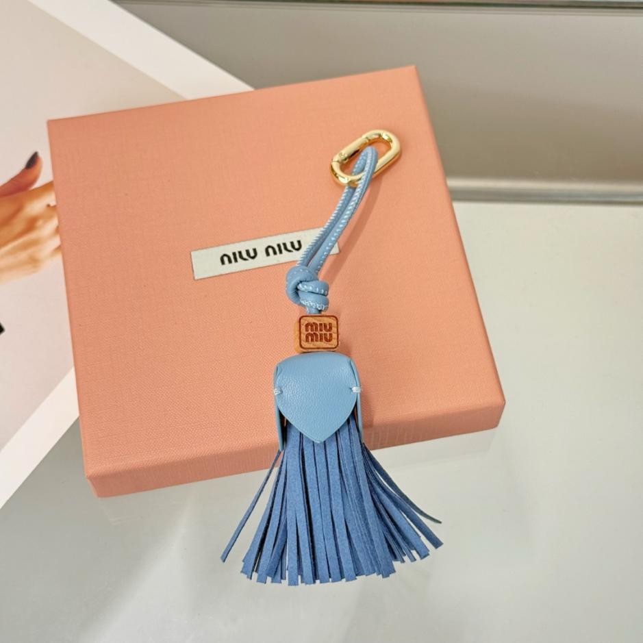 repliche,replica,perfette,siti di,affidabili,migliori siti,dove comprare,1:1,scarpe da ginnastica Nuovi accessori per scarpe con nappe grandi MIUMIU (WX24DN) repliche,replica,perfette,siti di,affidabili,migliori siti,dove comprare,1:1,scarpe da ginnastica Nuovi accessori per scarpe con nappe grandi MIUMIU (WX24DN)
