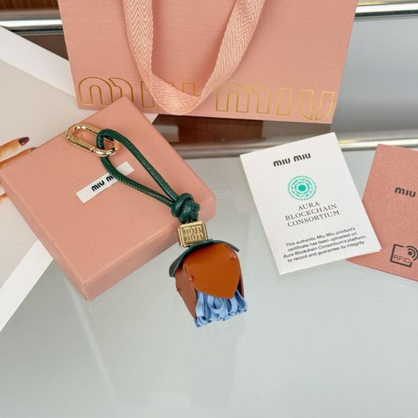 repliche,replica,perfette,siti di,affidabili,migliori siti,dove comprare,1:1,scarpe da ginnastica Nuovo arrivo: Accessorio per scarpe MIUMIU con grande fiore di rosa (ER1R5C)