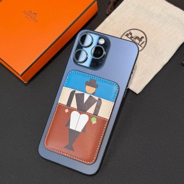 Nuova confezione Hermès: porta carte magnetico MagSafe "Denim" di HERMES (M5LISW)