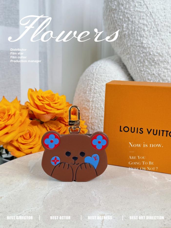 repliche,replica,perfette,siti di,affidabili,migliori siti,dove comprare,1:1,scarpe da ginnastica Nuovo portachiavi a forma di orsetto per auricolari Louis Vuitton (T93L2G)