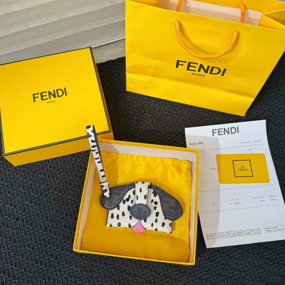 repliche,replica,perfette,siti di,affidabili,migliori siti,dove comprare,1:1,scarpe da ginnastica Nuovo portacarte Fendi della serie Animal (CCXRZI)