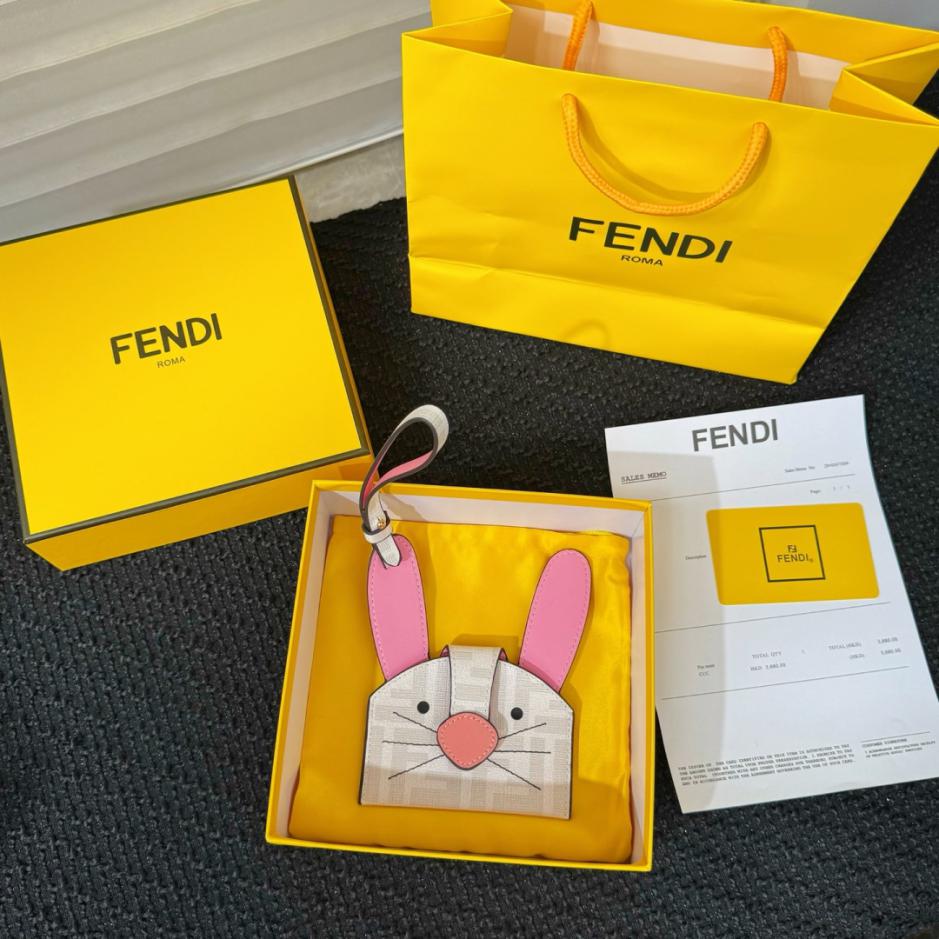 repliche,replica,perfette,siti di,affidabili,migliori siti,dove comprare,1:1,scarpe da ginnastica Nuovo portacarte Fendi della serie Animal (KN19WI)