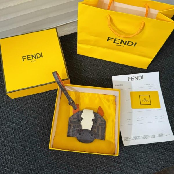 Nuovo portacarte Fendi della serie Animal (QUUOGU)