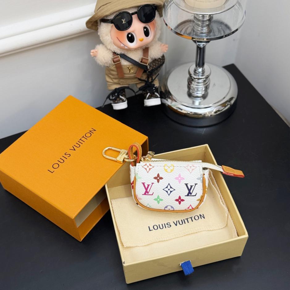 repliche,replica,perfette,siti di,affidabili,migliori siti,dove comprare,1:1,scarpe da ginnastica Nuovo arrivo M02460 Louis Vuitton xTM MICRO POCHETTE Mini Clutch Bag Charm (HZG1Y2)