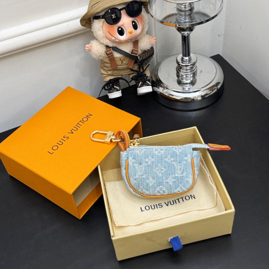 repliche,replica,perfette,siti di,affidabili,migliori siti,dove comprare,1:1,scarpe da ginnastica Nuovo arrivo M02460 Louis Vuitton xTM MICRO POCHETTE Mini Clutch Bag Charm (QOMAMC)