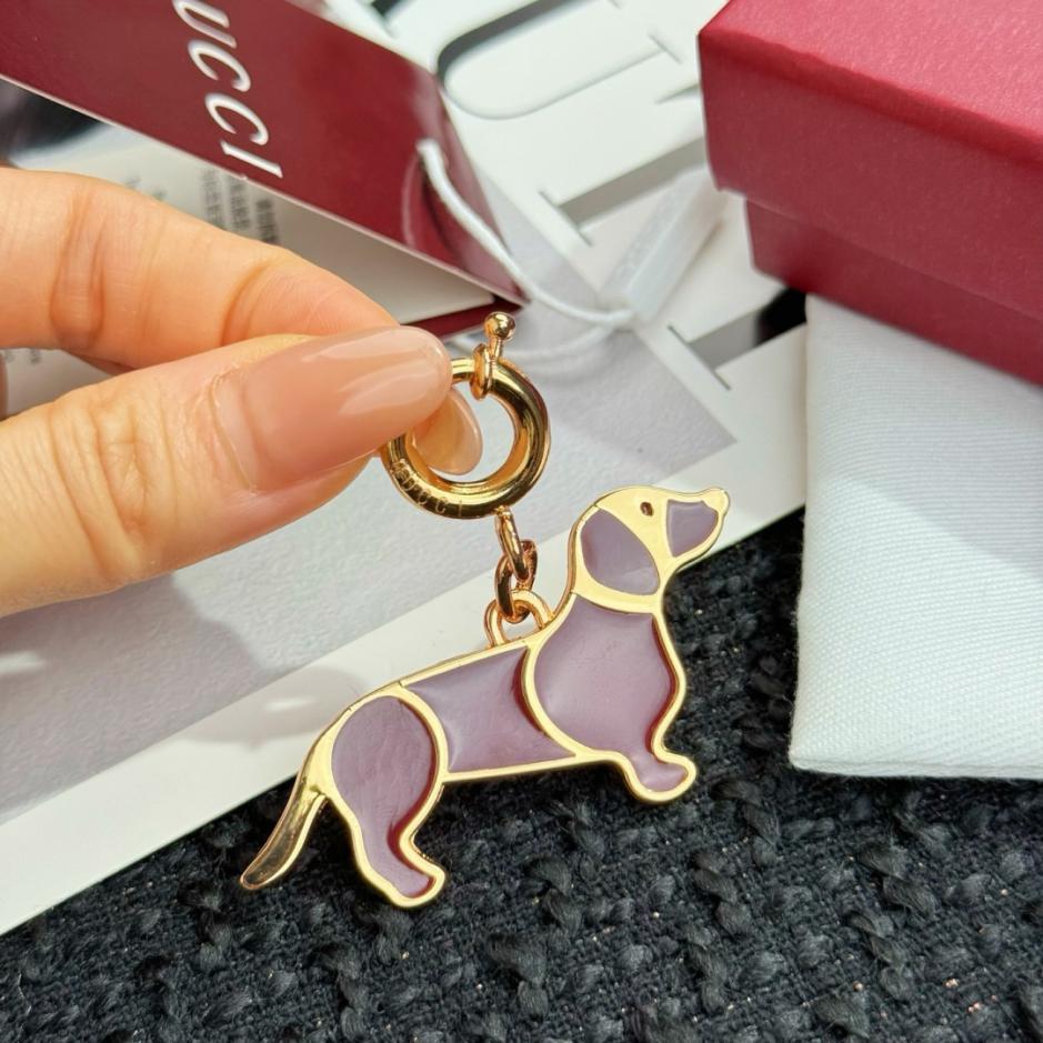 repliche,replica,perfette,siti di,affidabili,migliori siti,dove comprare,1:1,scarpe da ginnastica Nuovo portachiavi a forma di cucciolo Gucci (0KDR68)