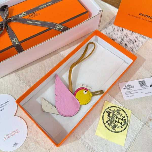 repliche,replica,perfette,siti di,affidabili,migliori siti,dove comprare,1:1,scarpe da ginnastica Nuovo charm Hermes a forma di uccello per la borsa Hermes in coccodrillo e con motivo a uccello (UDHV91)