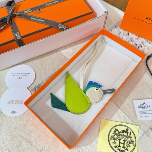 repliche,replica,perfette,siti di,affidabili,migliori siti,dove comprare,1:1,scarpe da ginnastica Nuovo charm Hermes a forma di uccello per la borsa Hermes in coccodrillo e con motivo a uccello (XA98AX)