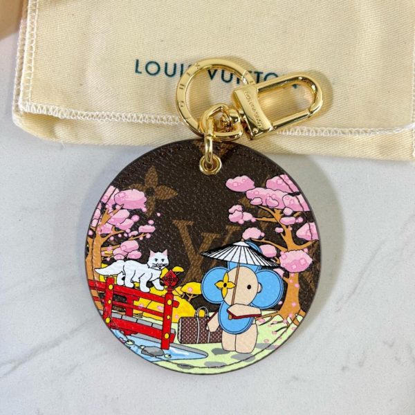 repliche,replica,perfette,siti di,affidabili,migliori siti,dove comprare,1:1,scarpe da ginnastica Portachiavi LV, ciondolo rotondo, portachiavi rotondo M00499ILLUSTRE JAPANESE GARDEN XMAS bag charm (SHIMSY)