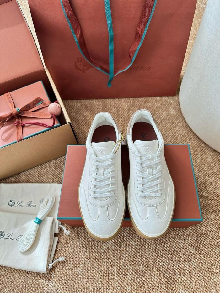 repliche,replica,perfette,siti di,affidabili,migliori siti,dove comprare,1:1,scarpe da ginnastica Le nuove sneakers da allenamento Tennis Walk German di Loro Piana, in pelle bianca (7AI9ML)