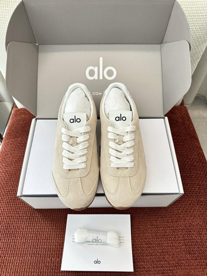 repliche,replica,perfette,siti di,affidabili,migliori siti,dove comprare,1:1,scarpe da ginnastica ALO Sunset Sneaker 25ss Nuove scarpe da allenamento basse in pelle scamosciata, colore beige (Y13MN7)