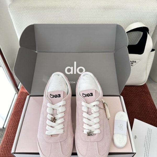 Scarpe da allenamento basse in camoscio in edizione limitata X Jisoo, rosa scuro (NZSTB7)