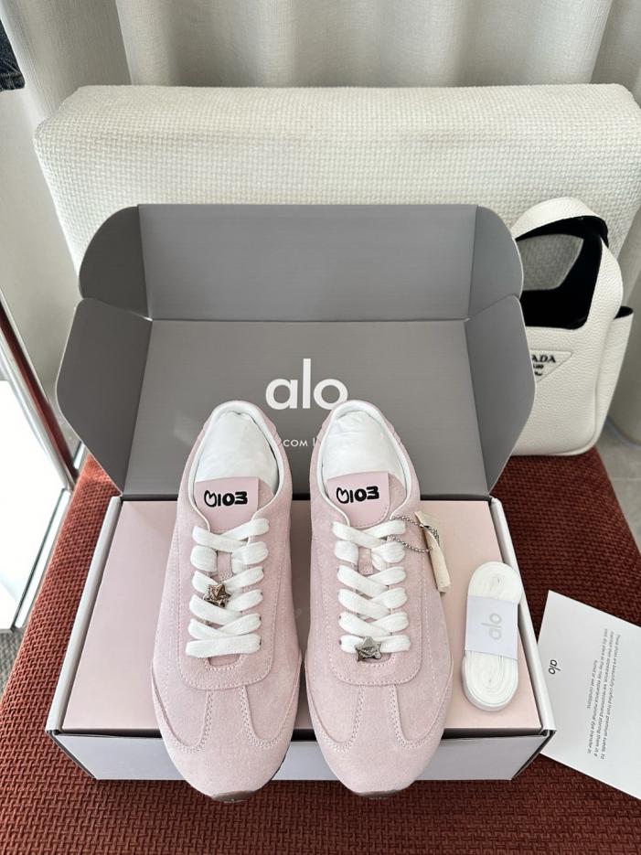 repliche,replica,perfette,siti di,affidabili,migliori siti,dove comprare,1:1,scarpe da ginnastica Scarpe da allenamento basse in camoscio in edizione limitata X Jisoo, rosa scuro (NZSTB7)