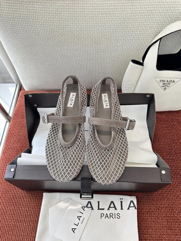 repliche,replica,perfette,siti di,affidabili,migliori siti,dove comprare,1:1,scarpe da ginnastica Ballerine Alaïa in rete con cristalli, grigie (IQ30LJ)