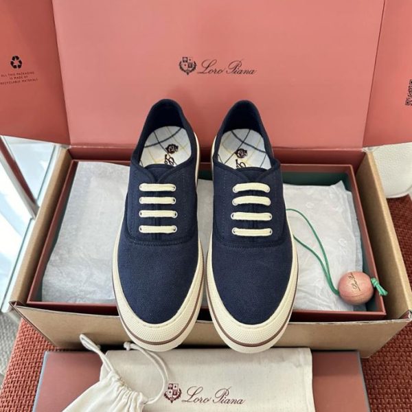 Le nuove sneakers Nantucket Walk di Loro Piana, blu navy (X2CA60)
