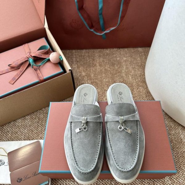 Sandali mocassino slip-on Loro Piana Classic Summer Charms Walk, grigio-verde (YWG0B6)