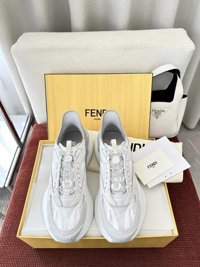 repliche,replica,perfette,siti di,affidabili,migliori siti,dove comprare,1:1,scarpe da ginnastica Le nuove sneakers F-Light in mesh di Fendi (5MNT7S)