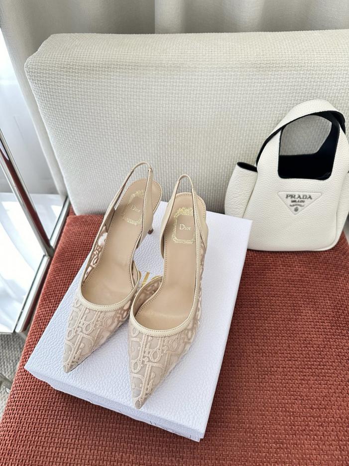 repliche,replica,perfette,siti di,affidabili,migliori siti,dove comprare,1:1,scarpe da ginnastica Le nuove décolleté Adioorable di Dior con cinturino posteriore in rosa nude (M1JYZD)