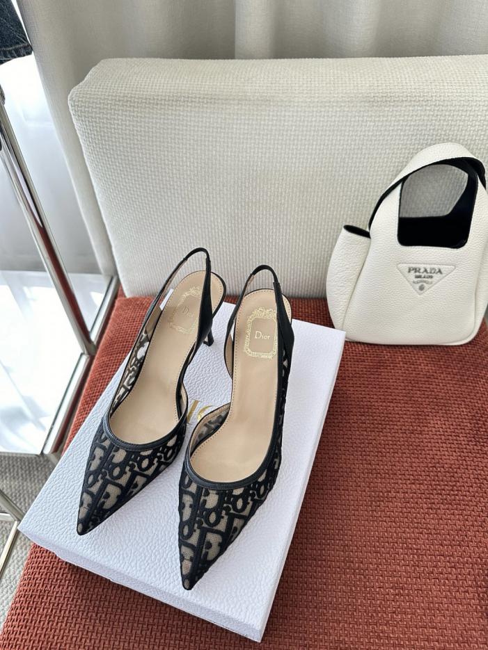 repliche,replica,perfette,siti di,affidabili,migliori siti,dove comprare,1:1,scarpe da ginnastica Le nuove décolleté Adioorable di Dior, nere (UBU7U6)