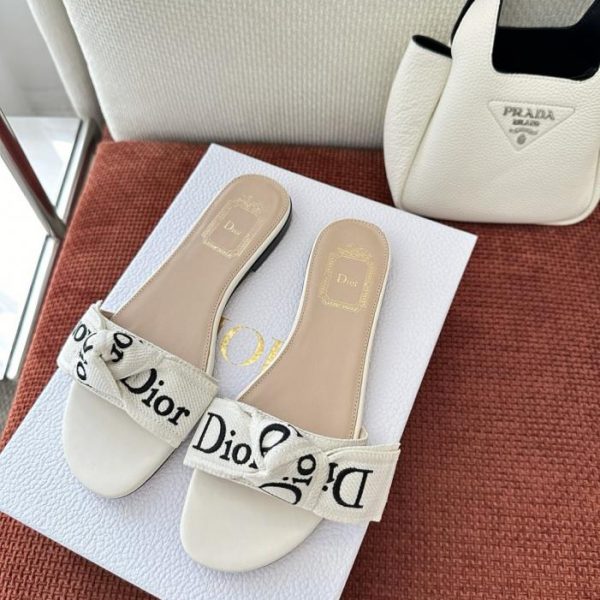 repliche,replica,perfette,siti di,affidabili,migliori siti,dove comprare,1:1,scarpe da ginnastica Nuovi sandali con lacci J’Adior di Dior, piatti, 3,5 cm (EXTRMG)