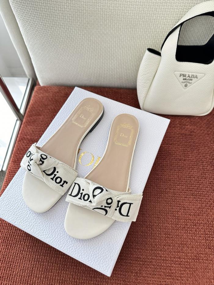 repliche,replica,perfette,siti di,affidabili,migliori siti,dove comprare,1:1,scarpe da ginnastica Nuovi sandali con lacci J’Adior di Dior, piatti, 3,5 cm (EXTRMG)