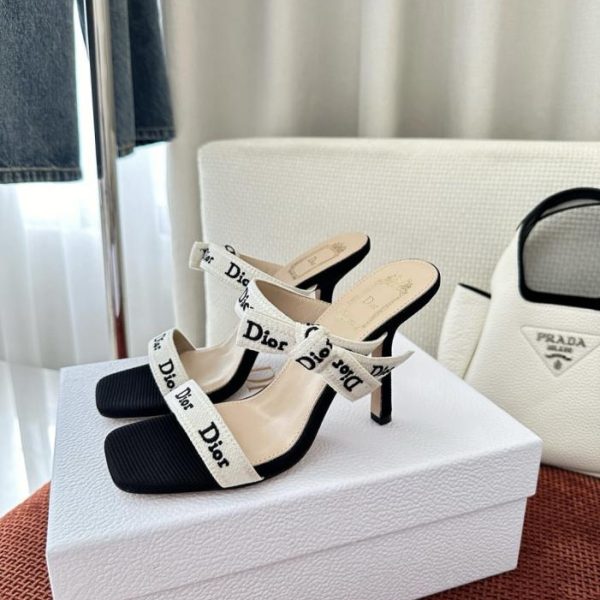 Nuova collezione di sandali con lacci J'Adior di Dior, 10 cm (CFVQT9)