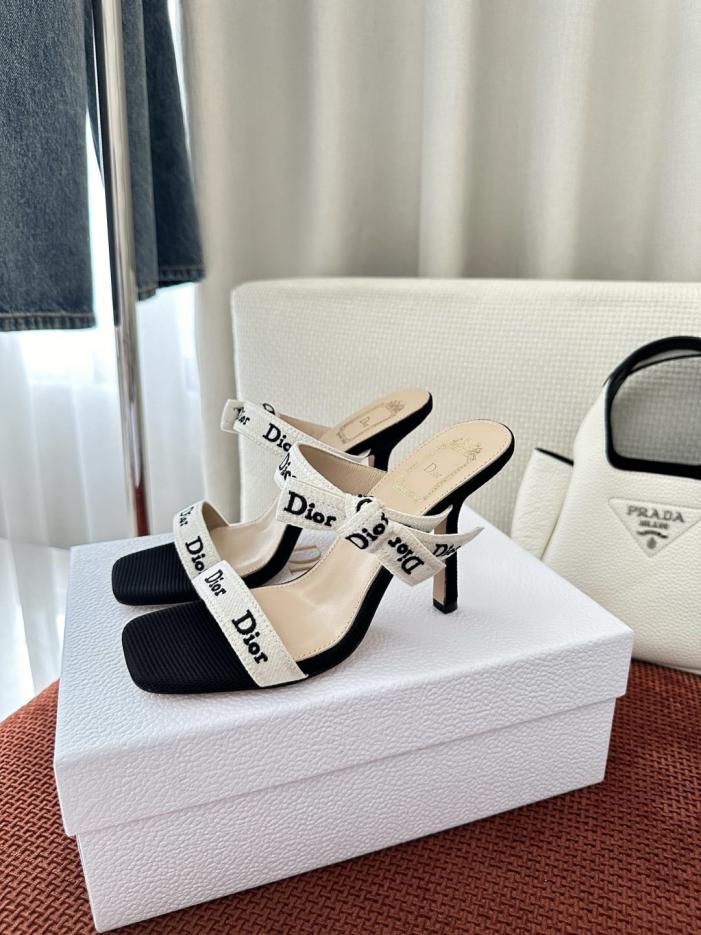 repliche,replica,perfette,siti di,affidabili,migliori siti,dove comprare,1:1,scarpe da ginnastica Nuova collezione di sandali con lacci J’Adior di Dior, 10 cm (CFVQT9)