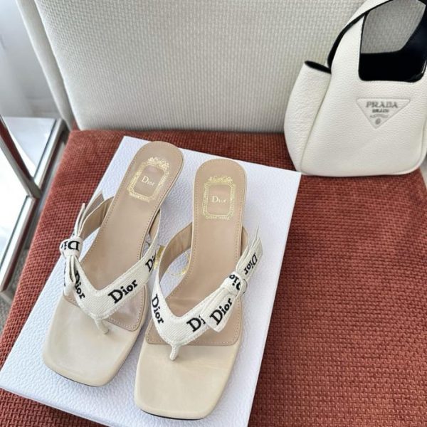Nuove infradito con cinturino intrecciato di Dior, beige (LA0H9F)