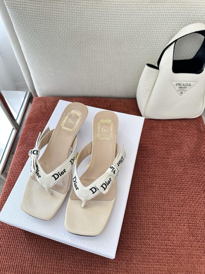 repliche,replica,perfette,siti di,affidabili,migliori siti,dove comprare,1:1,scarpe da ginnastica Nuove infradito con cinturino intrecciato di Dior, beige (LA0H9F)