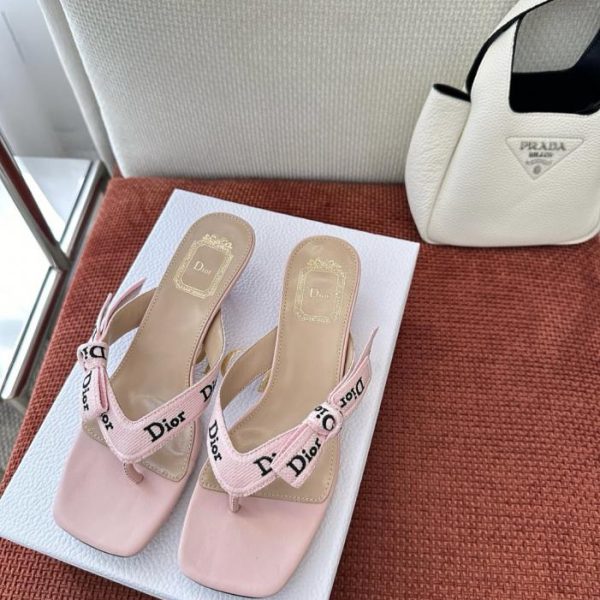 Nuove infradito con lacci di Dior, rosa (25YNYQ)