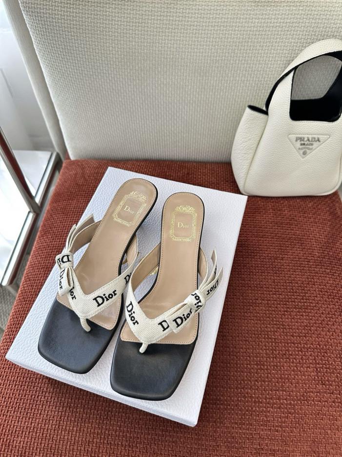 repliche,replica,perfette,siti di,affidabili,migliori siti,dove comprare,1:1,scarpe da ginnastica Infradito Dior con cinturini, nere (6L5TK8)