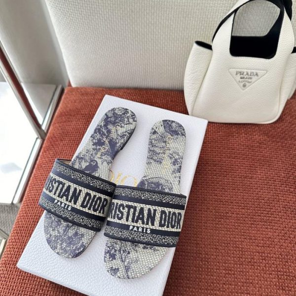 Sandali Dior Summer Dway con ricamo a motivo giungla, blu navy (9M3S8E)