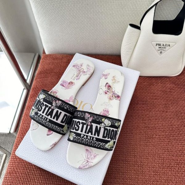 Sandali Dior Summer Dway Jungle con ricami e farfalle rosa (29I480)