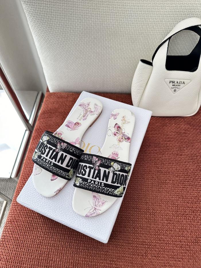 repliche,replica,perfette,siti di,affidabili,migliori siti,dove comprare,1:1,scarpe da ginnastica Sandali Dior Summer Dway Jungle con ricami e farfalle rosa (29I480)