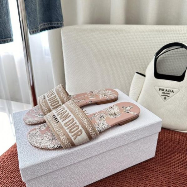 Sandali bassi Dior Summer Dway ricamati, rosa nude (GJM3SY)