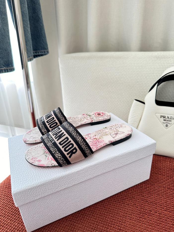 repliche,replica,perfette,siti di,affidabili,migliori siti,dove comprare,1:1,scarpe da ginnastica Sandali bassi Dior Summer Dway ricamati, neri/rosa (6U5RBF)