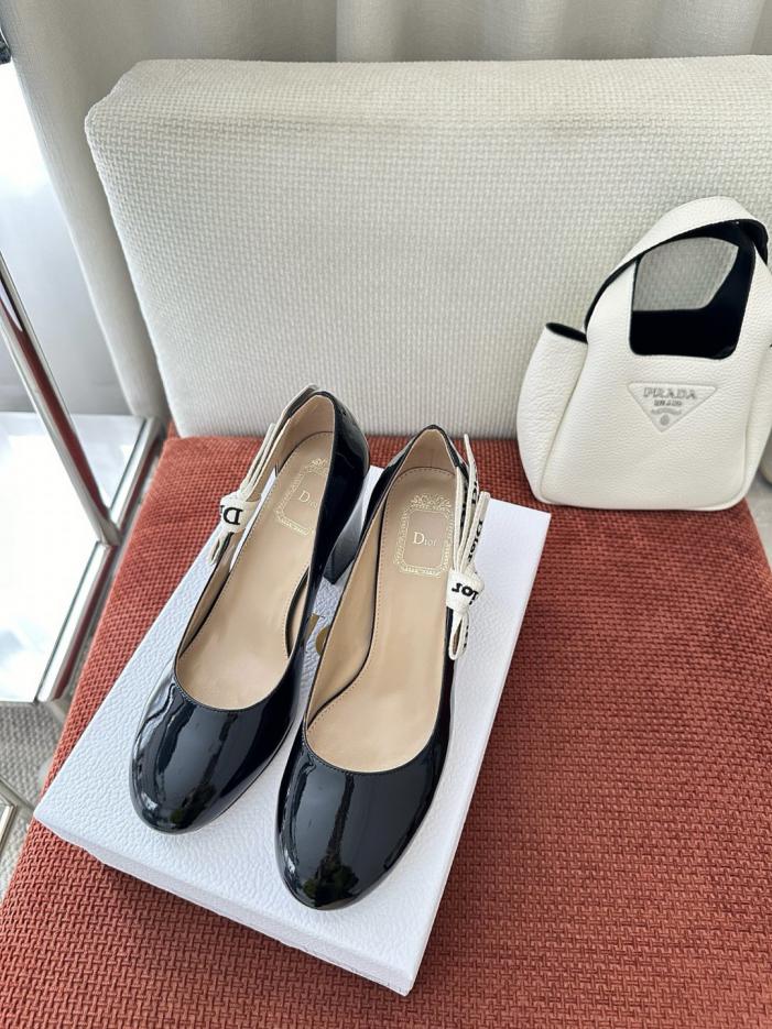 repliche,replica,perfette,siti di,affidabili,migliori siti,dove comprare,1:1,scarpe da ginnastica Nuove décolleté J’Adior in pelle verniciata traforata di Dior (J4B12T)