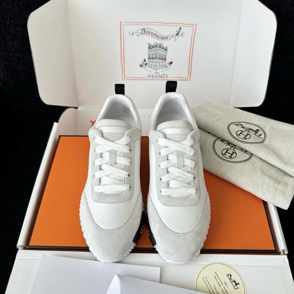 Le nuove sneakers Bouuncing di Hermès, in pelle bianca (51AWYA)