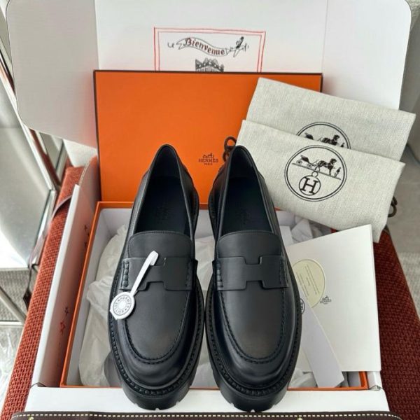 I nuovi mocassini Klement di Hermès, neri (QLUTD2)